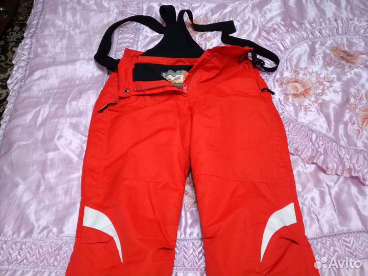 Женский спртивный костюм atomik