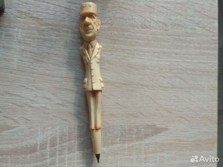 Ручка Шарль де голь