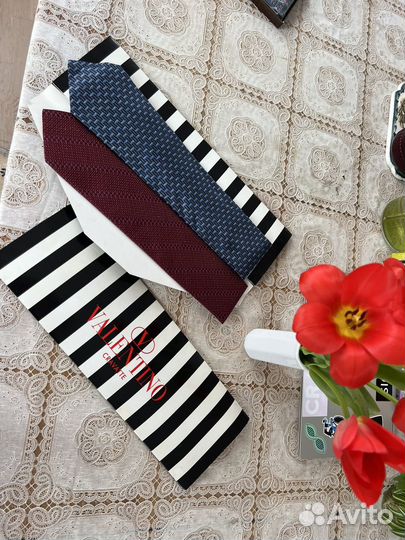 Галстук новый от Valentino шелк 100%