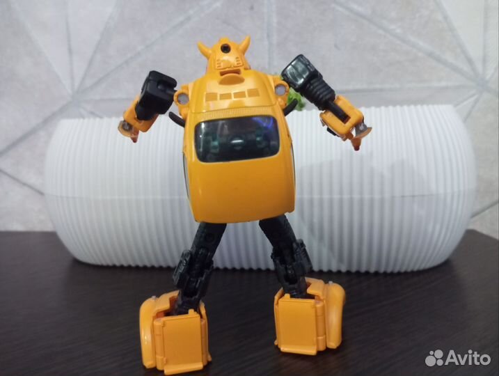 Трансформер Бамблби