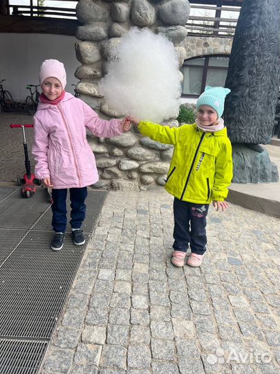 Сладкая вата и яблоки в карамели на праздник