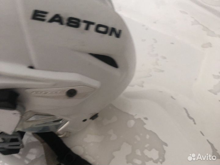 Хоккейный шлем