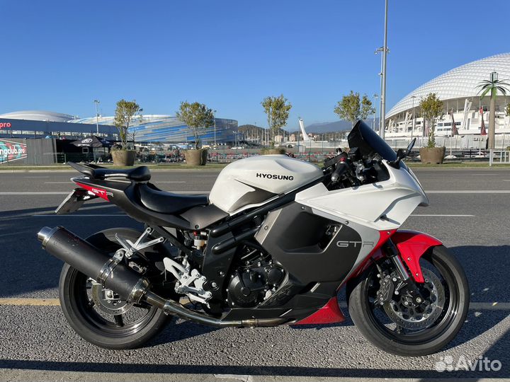 Продаю мотоцикл спортбайк Hyosung GT650R