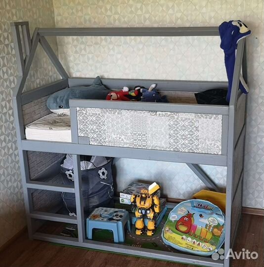 Детская кровать с домиком