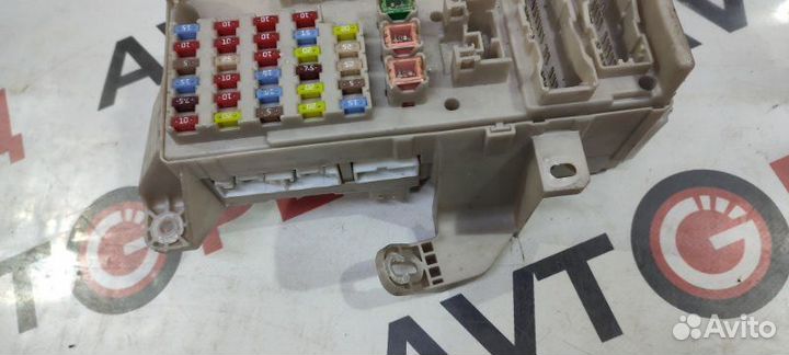 Блок предохранителей салонный Toyota Camry ACV30