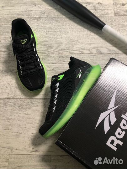 Кроссы Reebok Zig