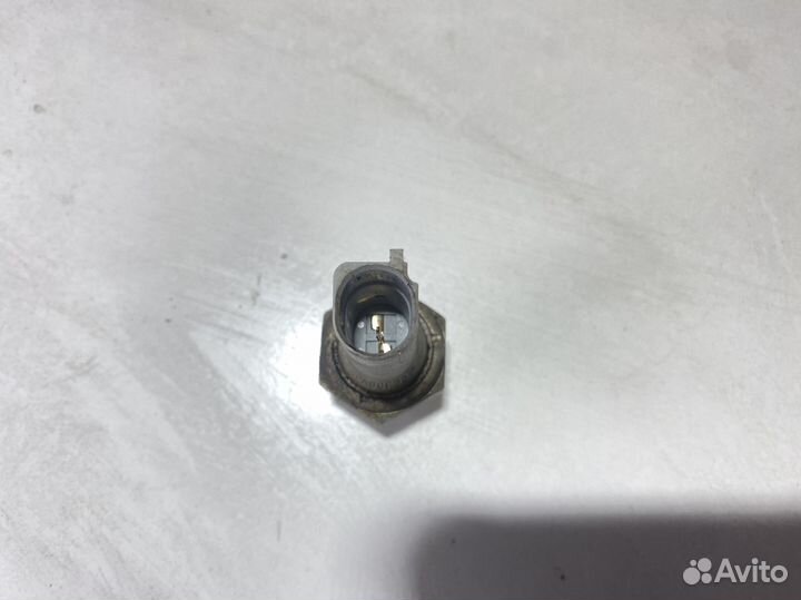 Датчик давления масла VAG