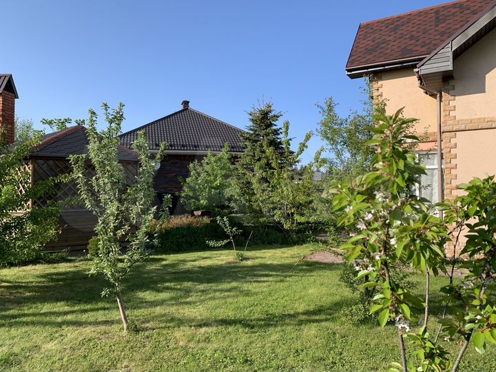 Коттедж 180 м² на участке 12 сот.