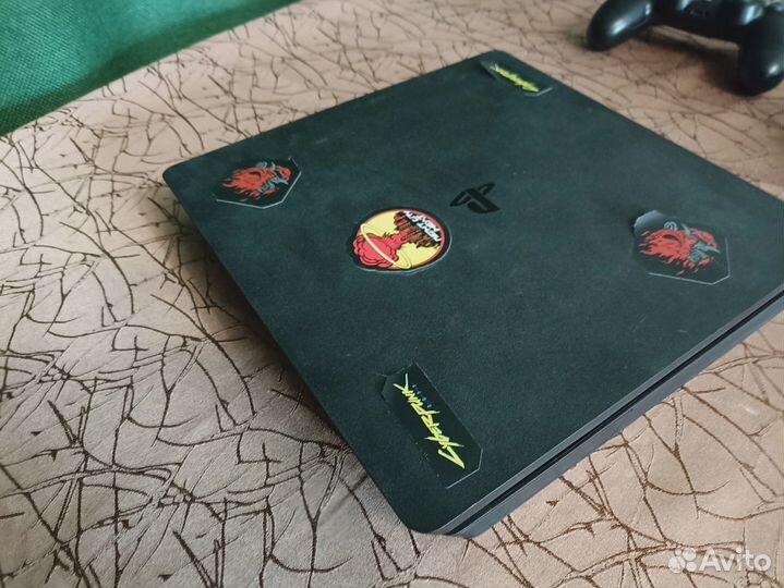 Продам Пс4 с играми