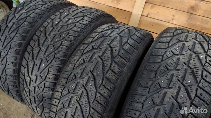 Tigar SUV Ice 215/60 R17 100T