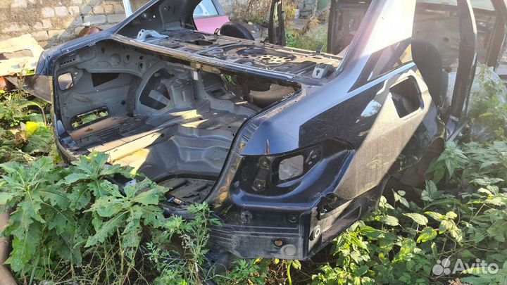 Задняя часть Mercedes-Benz w212 седан 2010