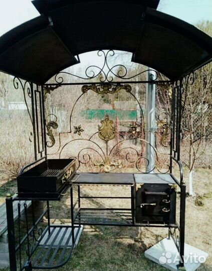 Мангал с крышей