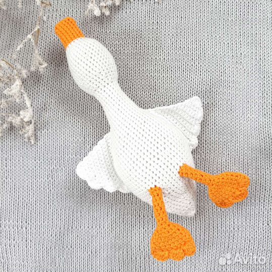 Вязаная игрушка гусь