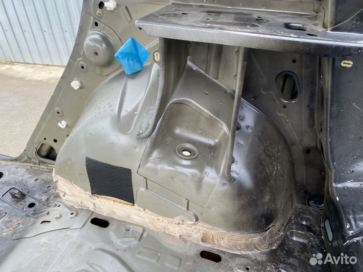 Крыло заднее Renault sandero stepway Прав