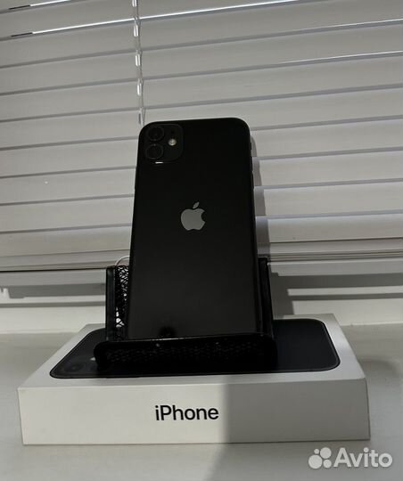 iPhone 11, 64 ГБ