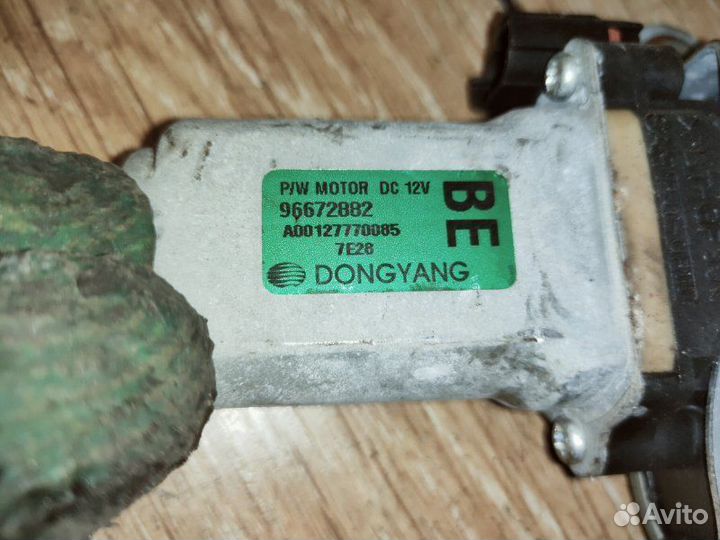 Мотор стеклоподъемника передний левый Opel Antara