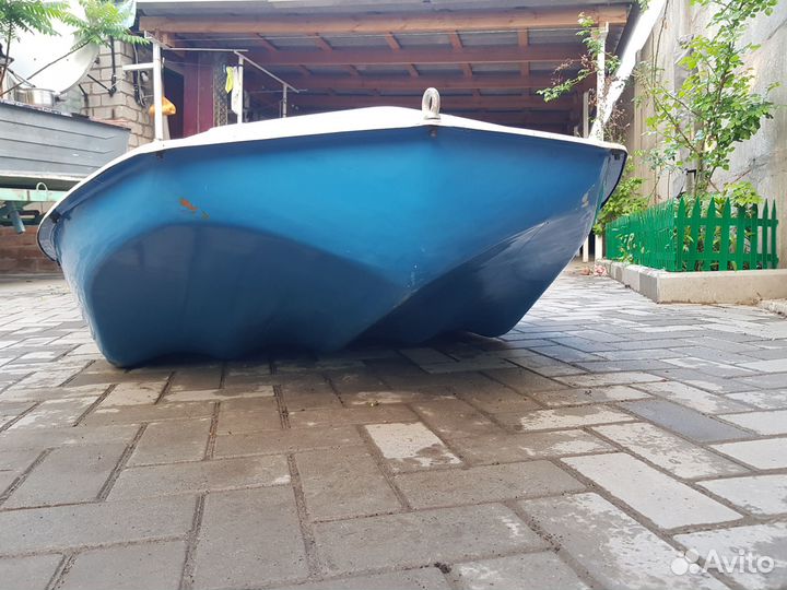 Лодка Романтика