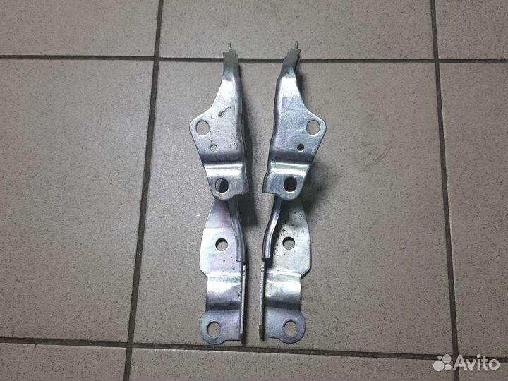 Петля капота (комплект) Солярис 1