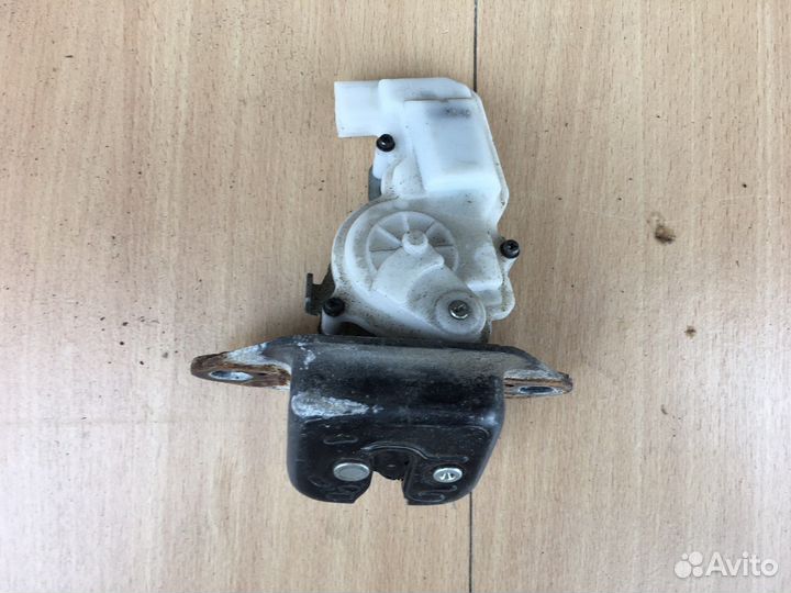 Замок багажника Honda CR-V '08