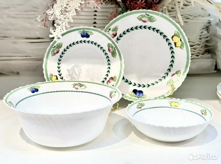 Столовый сервиз 19 предметов