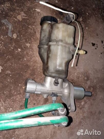 Главный тормозной цилиндр Peugeot 407 2005