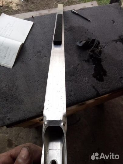 Усилитель двери левой передней Audi A4 (B7) 2005