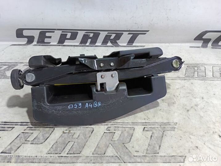 Домкрат Audi A4 Allroad B8 allroad 2.0 cdnc 2011