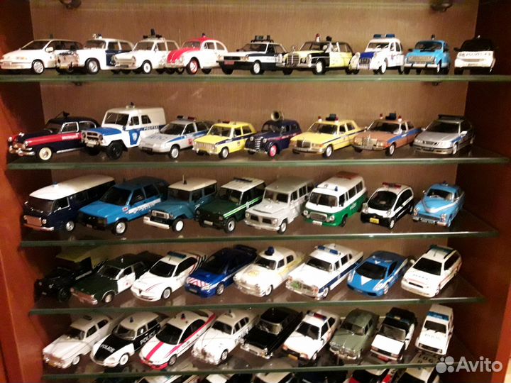 Полицейские машины