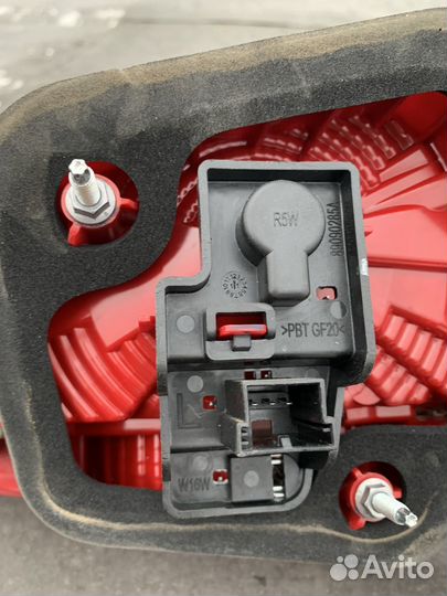 Продам фонарь задний левый на Tuareg NF