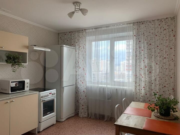 1-к. квартира, 38 м², 8/18 эт.