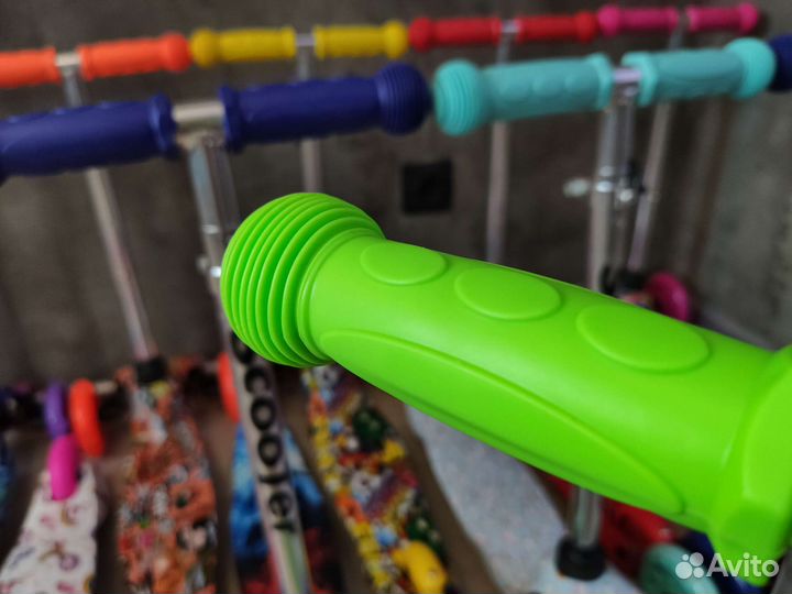 Самокат детский трехколесный новый