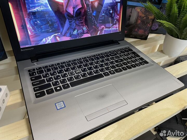 Ноутбук Lenovo i3-6100U/R5 M430/8Gb/SSD