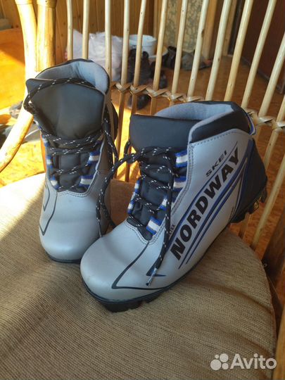 Лыжные ботинки, размер 33 и 35
