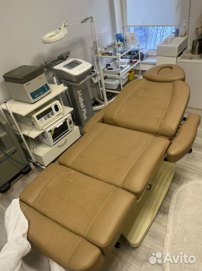 Косметологическое кресло с электроприводом