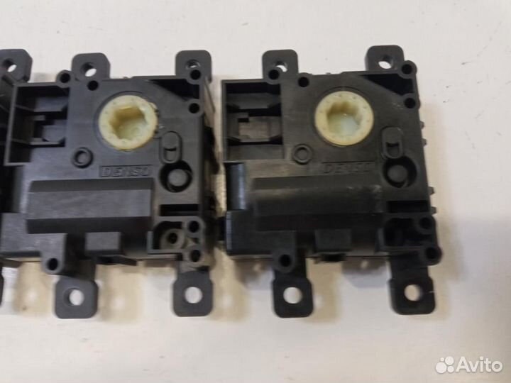 Сервопривод заслонок печки Toyota Camry XV70 70