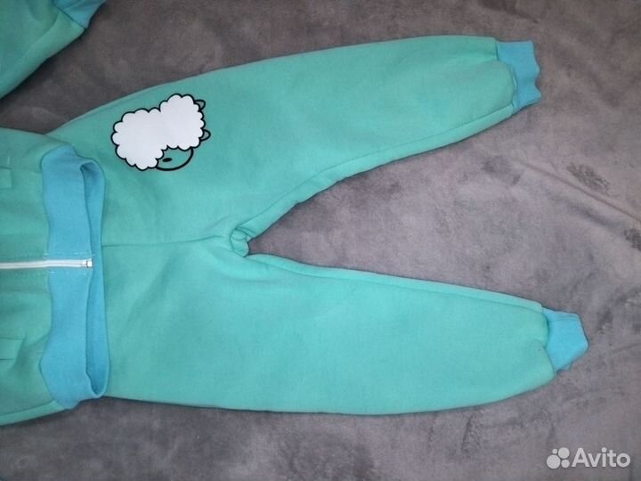 Теплый костюм для девочки