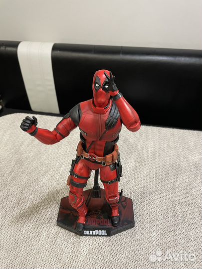 Фигура детпул 30 см