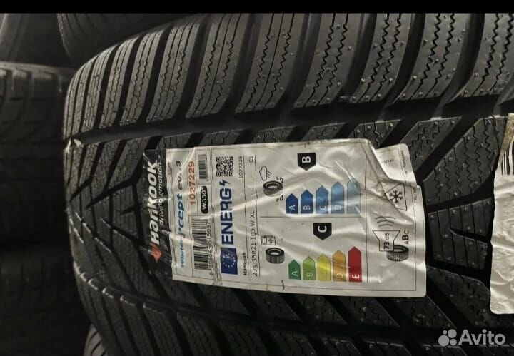 Hankook Winter I'Cept Evo 3 W330 255/35 R21 и 275/35 R21 103W