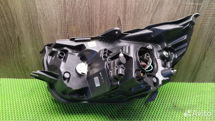 Фара правая SsangYong Actyon Sports 12-16 Оригинал