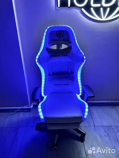 Игровое кресло с RGB подсветкой