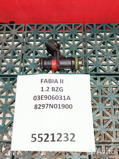 Форсунка топливная Skoda Fabia 1.2 BZG