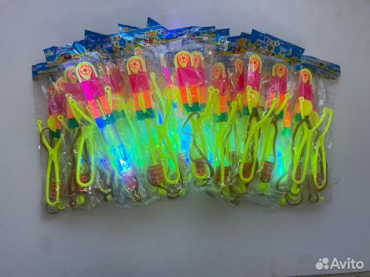 Светящиеся вертолётики с рогаткой оптом 64