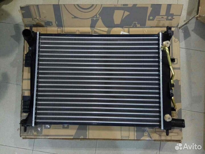 Радиатор охлаждения двигатель на Солярис, Рио