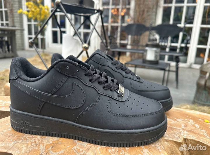 Nike air force 1 low black