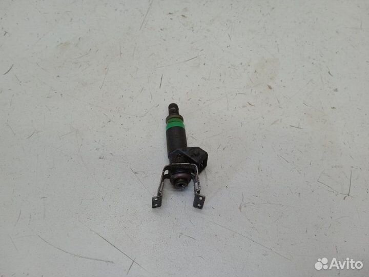 Форсунка топливная Ford Focus 2 1.6 2011