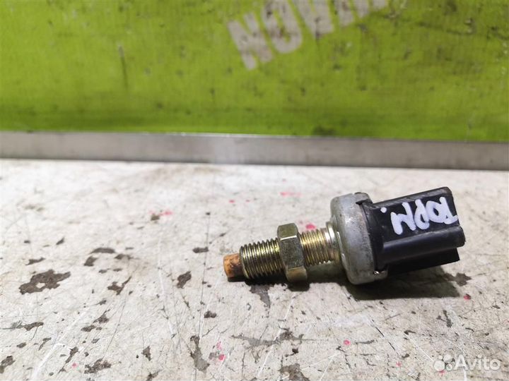 Датчик включения стопсигнала Тойота Королла Е120