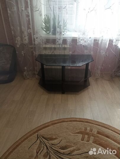 Тумбочка под телевизор стеклянная