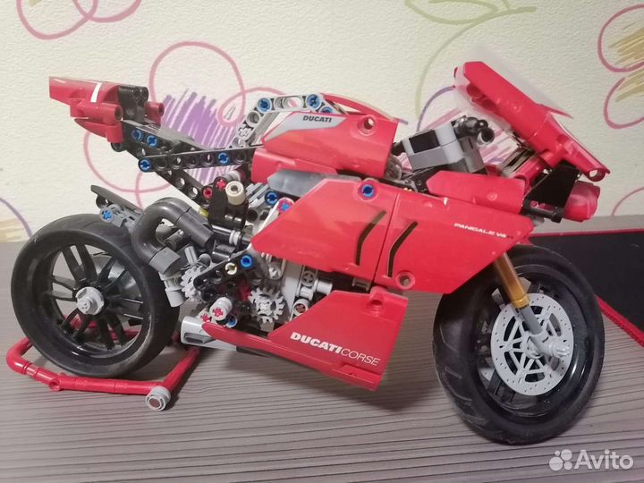 Lego Technic 42107