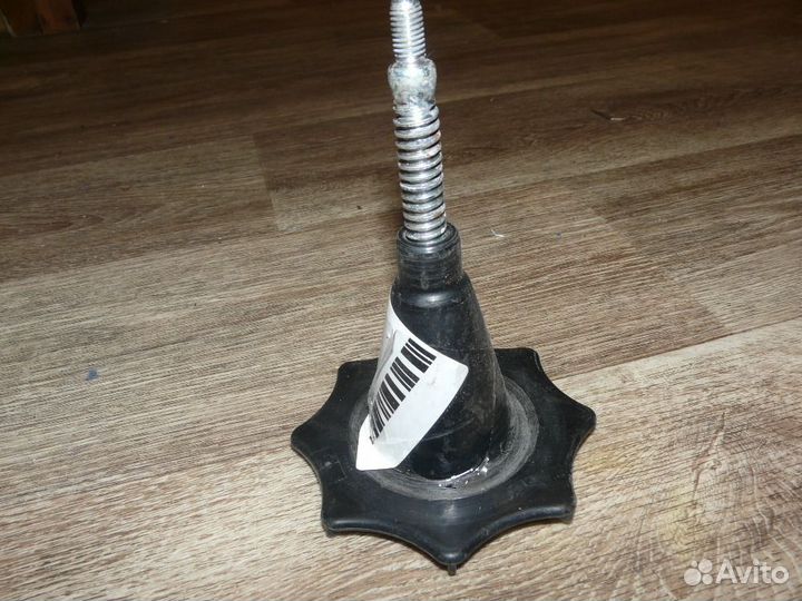 Крепление запасного колеса Chevrolet Cruze