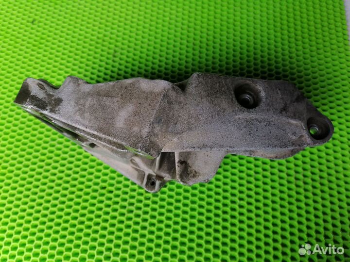 Кронштейн компрессора Опель Вектра Х25хе